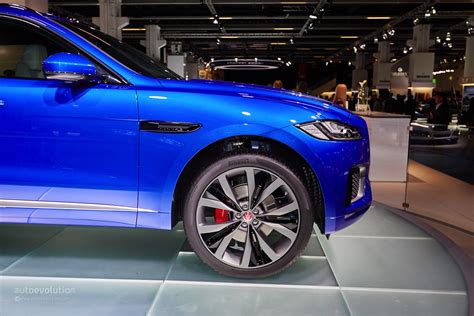 2016 Jaguar F Pace Looks Massive In The Metal On The Frankfurt Motor Show Floor Autoevolution