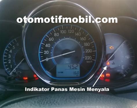 Cara Menjalankan Mobil Saat Mesin Overheat