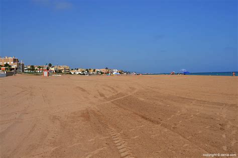 Extensión De Arena En La Playa De Els Molins Dé