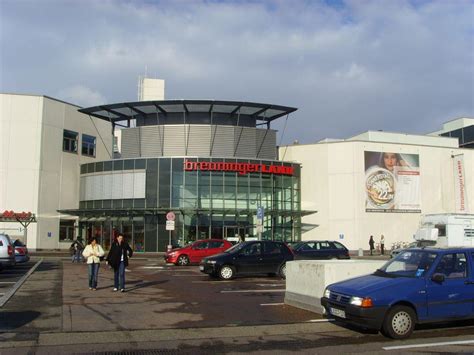 Bild Einer Der Eingänge Zu Breuningerland Ludwigsburg In Ludwigsburg