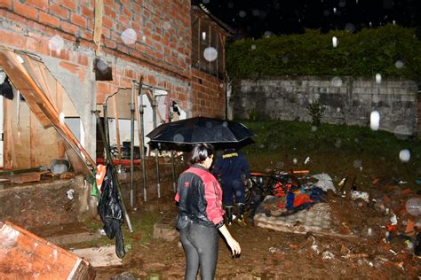 En El Retiro Las Lluvias Generaron Afectados A M S De Familias