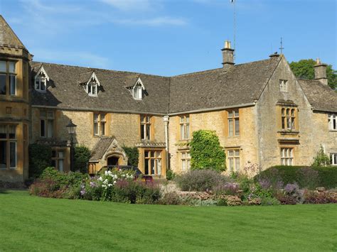 Channel 'Downton Abbey' at These 10 English Manor Hotels - Photos - Condé Nast Traveler