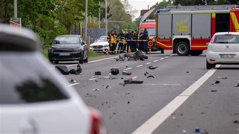 Unfall In Hessen Rollerfahrer Stirbt Nach Zusammensto Mit Polizeiauto