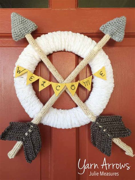 Yarn Arrow Wreath - Julie Measures