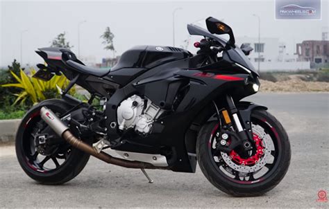 Yamaha R1 Detailed Review, Price, Specification & Features - PakWheels Blog