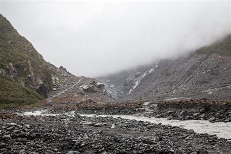 Hiking Fox Glacier, New Zealand - littlegrunts.com