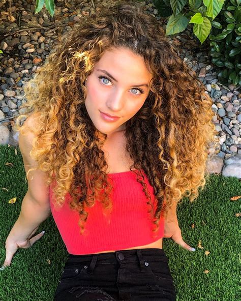 Sofie Dossi Bio Age Height Wiki Models Biography