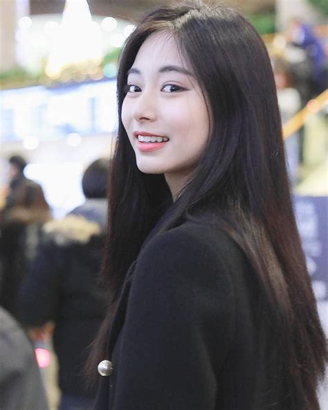 Choutzuyu 🌟さんはinstagramを利用しています「111218 Gmp Airport Twice 트와이스 쯔위 Tzuyu ツウィ」 モデル 写真