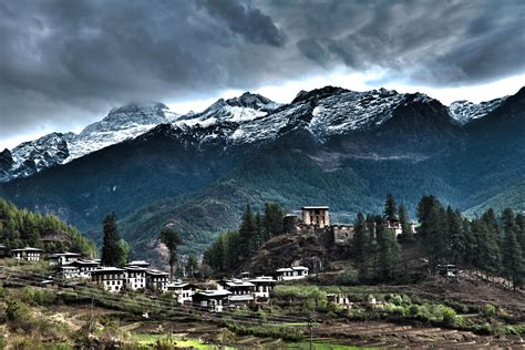 Unnamed Village, Bhutan [4247x2832] : r/VillagePorn