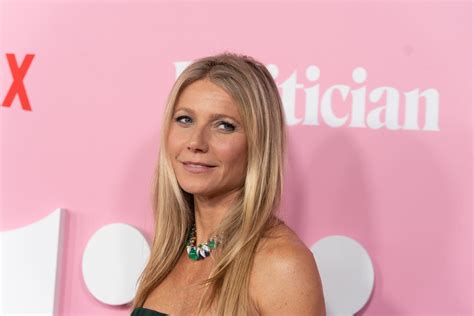 Gwyneth Paltrow's Kitchen Book Nook Inspires Bookworms | Apartment Therapy