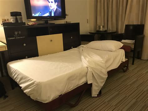 The Debate Over Beds In Wheelchair Accessible Hotel Rooms • Spin The Globe