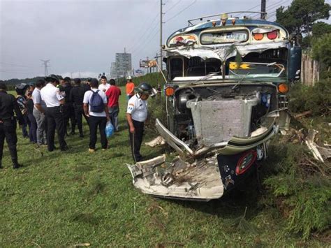 Accidente De Bus Deja Al Menos 15 Heridos En Ruta A El Salvador