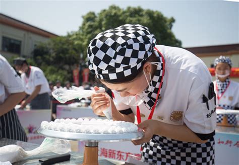 甜点培训学校在哪里在上海学甜点去哪里好？新东方烹饪教育（上海校区）【官网】