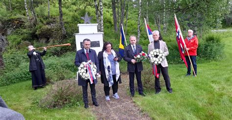 Oslo Ambasador Petrović položio vence na spomen obeležja stradalim