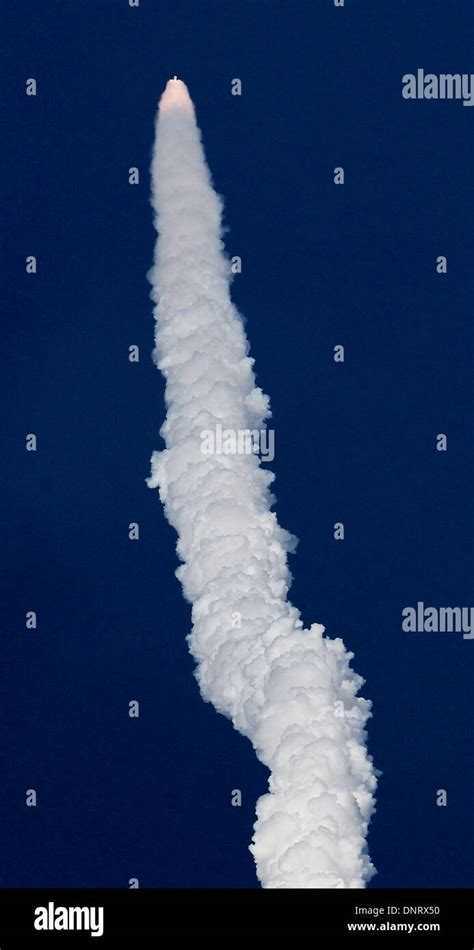india  rocket launch  res stock photography  images alamy