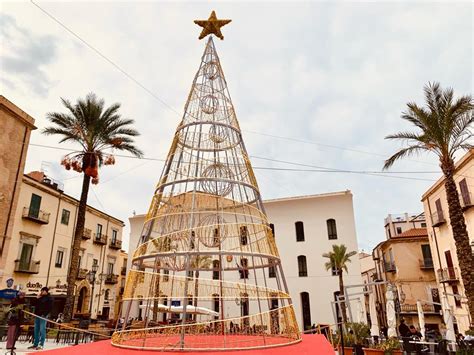 Natale in Sicilia a Cefalù parcheggi gratuiti sul lungomare