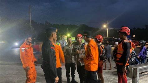 Kapolda Sumut Turun Atur Lalin Saat Banjir Bandang Berastagi Terjunkan