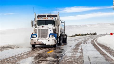 Truck drivers - America's most dangerous jobs - CNNMoney