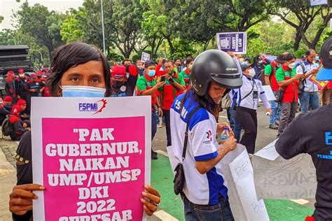 Buruh Ancam Mogok Kerja Bila Ump Dki Turun Ini Respons Pengusaha