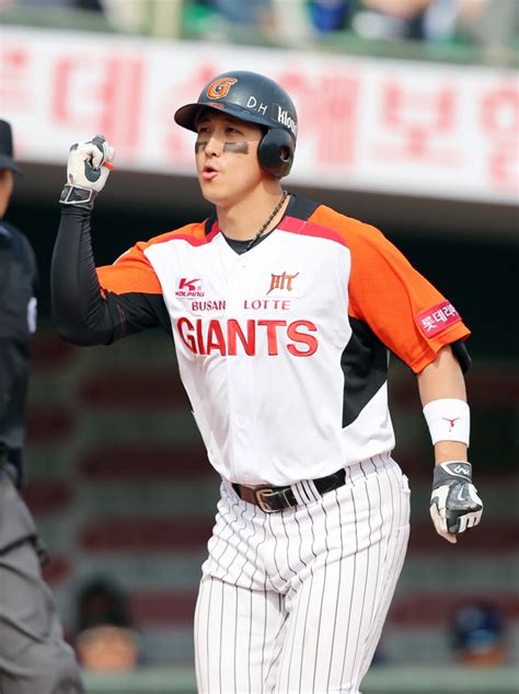 Kbo 하이라이트 황재균 Kt전 첫 타석 만루포개인통산 500타점 네이트 스포츠