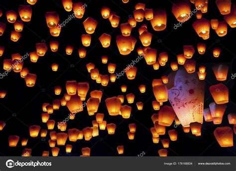 Black Night Sky Beautiful Lantern Lights Festival — Stock Photo © topphoto #176168934