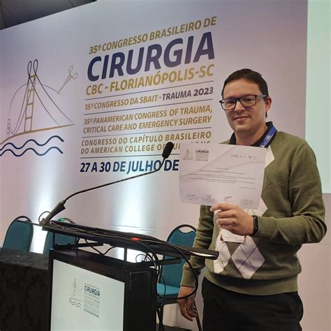 Fcm M Dico Representando Cirurgia Da Unicamp Vence Pr Mio Em