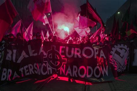 Faszystowskie hasła na marszu niepodległości Społeczeństwo Newsweek pl