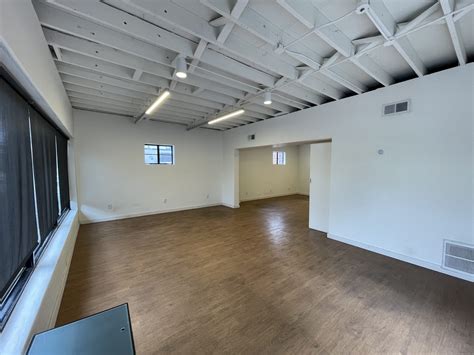 826 Hawthorne Lane - The Nichols Company