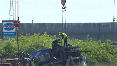 Incidente A A Piacenza Camion Con Acido Travolge Auto Un Morto E