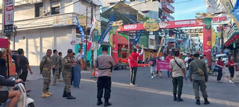 Personel Satpol Pp Bko Kecamatan Wajo Jaga Pengamanan Festival Cap Go