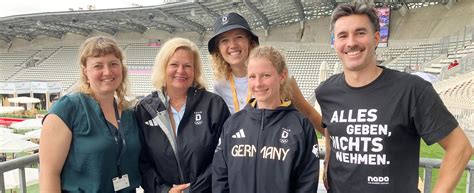 Paris 2024 Bundesinnenministerin Nancy Faeser setzt ein Zeichen für