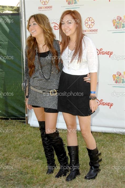 Miley Cyrus and Brandi Cyrus – Stock Editorial Photo © s_bukley #15306471