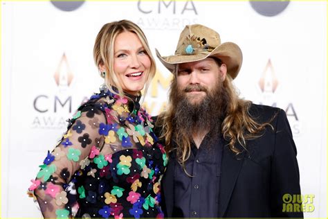 Chris Stapleton Gets Wife Morgane's Support at CMA Awards 2023 - Red Carpet Photos!: Photo ...