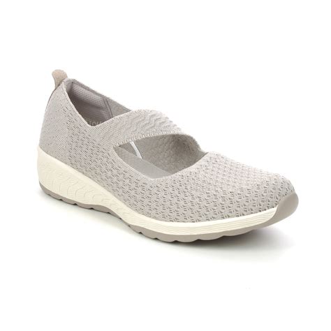 Skechers Up Lifted Relaxed Fit Tpe Taupe Womens Mary Jane Shoes