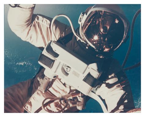 ED WHITE ON THE FIRST AMERICAN SPACEWALK. 3 JUNE 1965 | Eclectic | New ...