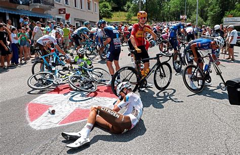 Zuschauer Verursachte Massensturz Bei Tour De France Polizei