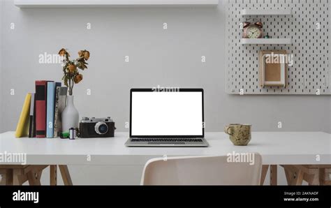 Blank Wal Hi Res Stock Photography And Images Alamy