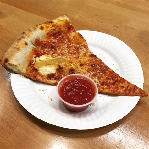 Portland Oregon Pizza Parlor Sets World Record With an Astounding 101 Cheese Pie