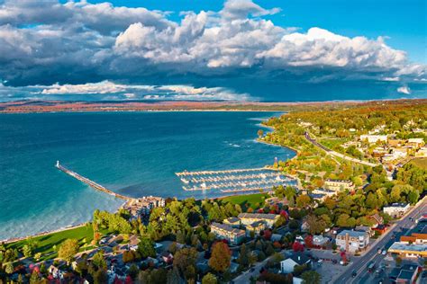 12 Amazing Michigan Beach Towns On Lake Michigan