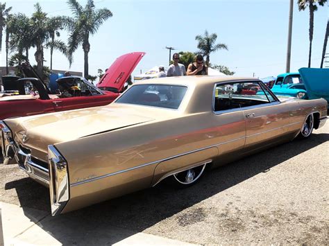 Lowrider Cadillac Deville