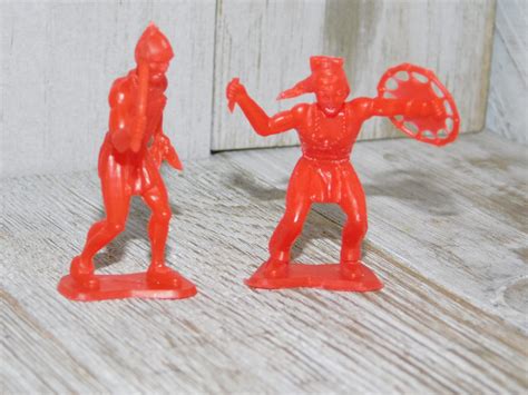 Vintage Small Plastic 2 Red Indian Toy Indians Vintage Toys - Etsy