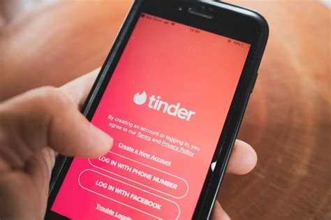 Por qué si Cierro Sesión en Tinder sigo Apareciendo Activo Causas y