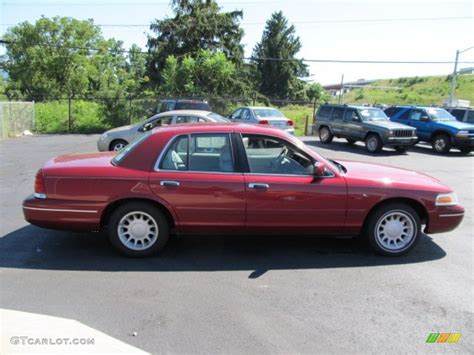 2002 Matador Red Metallic Ford Crown Victoria Lx 56275937 Photo 6