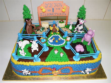 It`s My Party Petting Zoo Birthday Cake