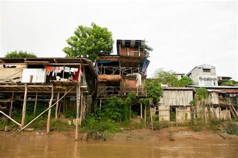 Vistas De La Ciudad De Yurimaguas En La Selva Peruana Desde El R O