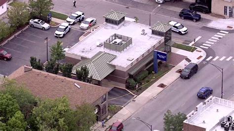 Fbi Investigates Armed Bank Robbery On Northwest Side Abc7 Chicago