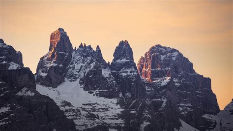 Rocky Mountain Covered in Snow · Free Stock Photo