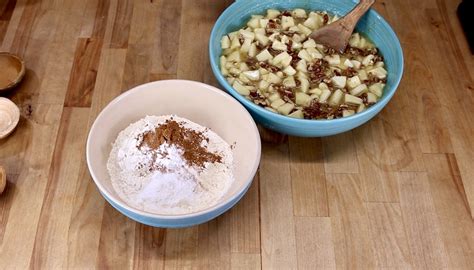 Fresh Apple Cake No Mixer Required Video Miss In The Kitchen