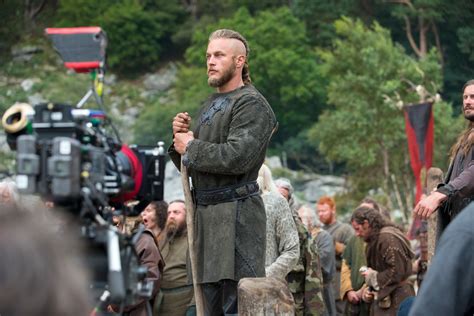 Vikings: 25 Behind-The-Scenes Photos That Change Everything