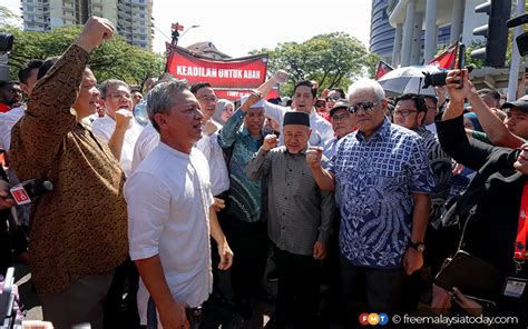 Stop Police Probe Into Muhyiddin Gathering Outside Macc Govt Told Fmt